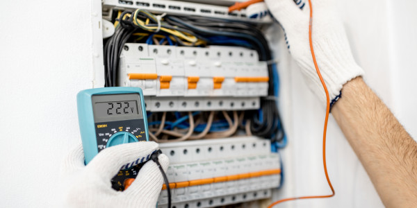 Electricistas Industriales · Instaladores Alta / Baja Tensión les Borges Blanques · Diagnóstico y reparación de motores eléctricos y generadores