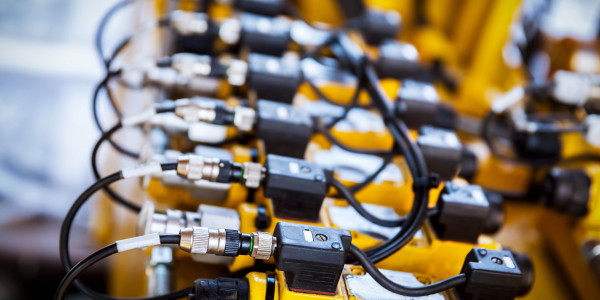 Electricistas Industriales · Instaladores Alta / Baja Tensión les Borges Blanques · Instalación de tableros eléctricos, transformadores y generadores